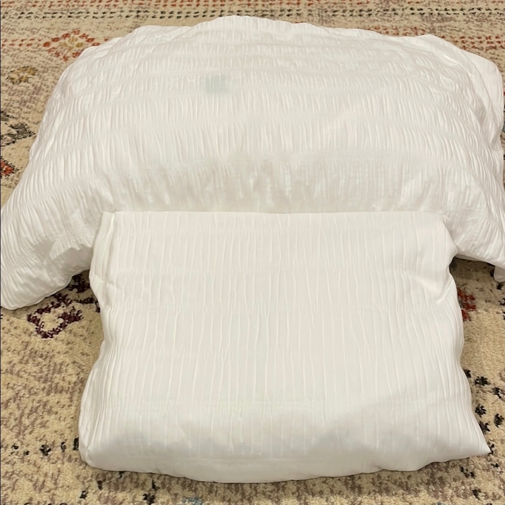 Pillowfort | 2 piece White Duvet Cover and Pillow Sham Bedding Set | Twin